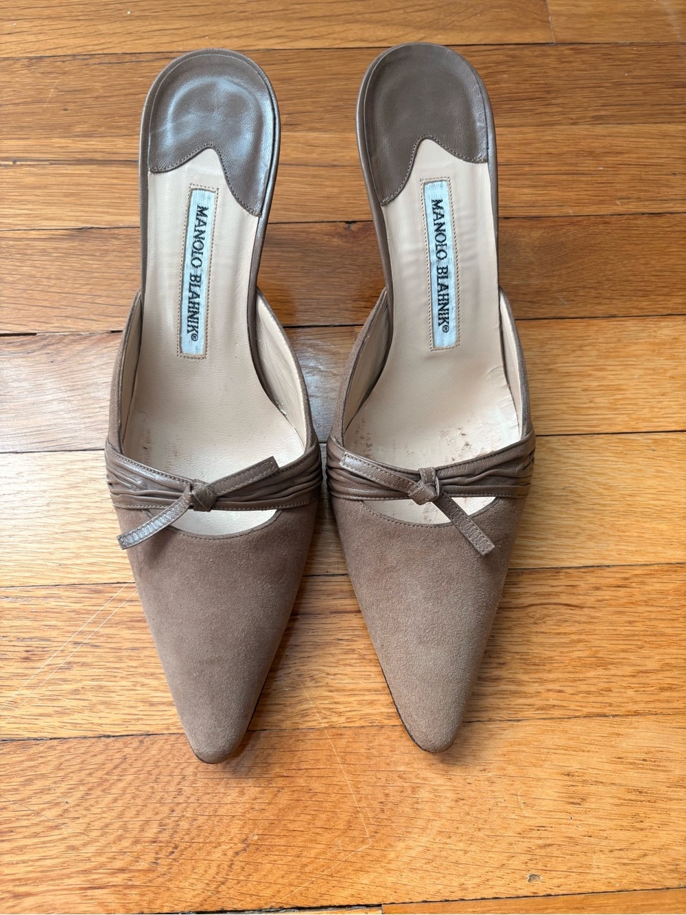 Manolo Blahnik Taupe Suede -Toe Knot Mules, size 39